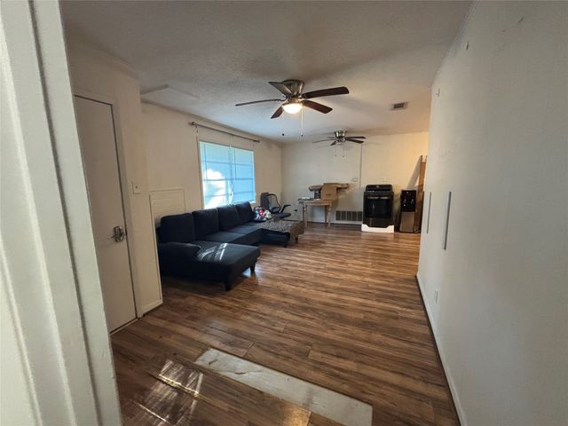 420 Murrey Street, Canton, TX 75103