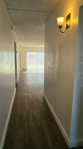 1501 Crescent Circle B10, West Palm Beach, FL 33403