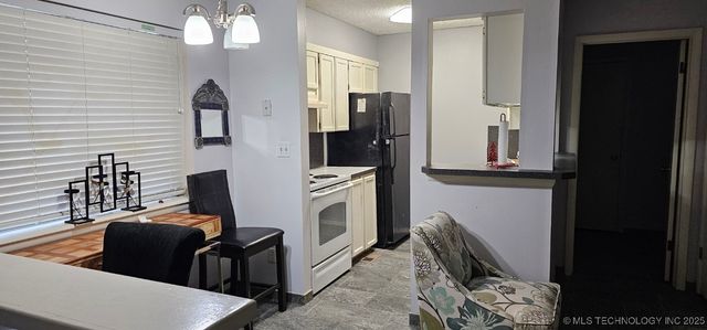 6712 S Lewis Avenue 103, Tulsa, OK 74136