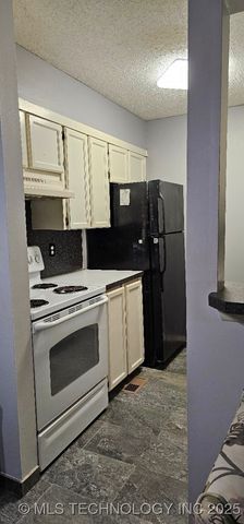 6712 S Lewis Avenue 103, Tulsa, OK 74136