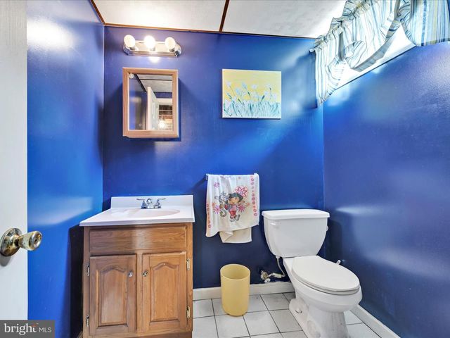 382 OHIO AVE, Shenandoah, PA 17976