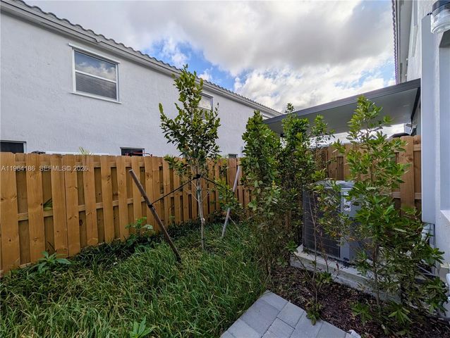 1172 SE 1st Terrace, Florida City, FL 33034