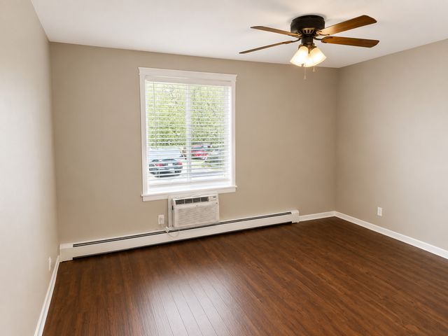 2300 Light Road 201, Oswego, IL 60543