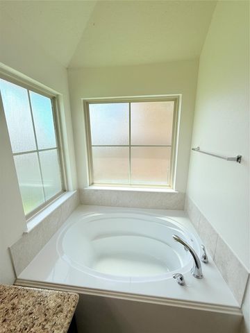 2812 Silver Oak Drive, College Station, TX 77845