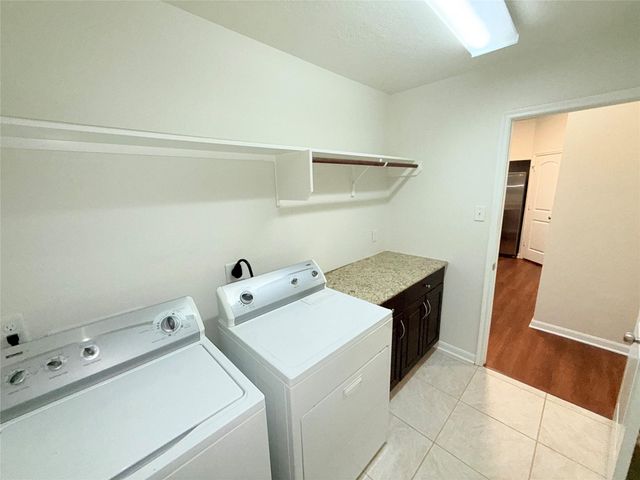 2812 Silver Oak Drive, College Station, TX 77845