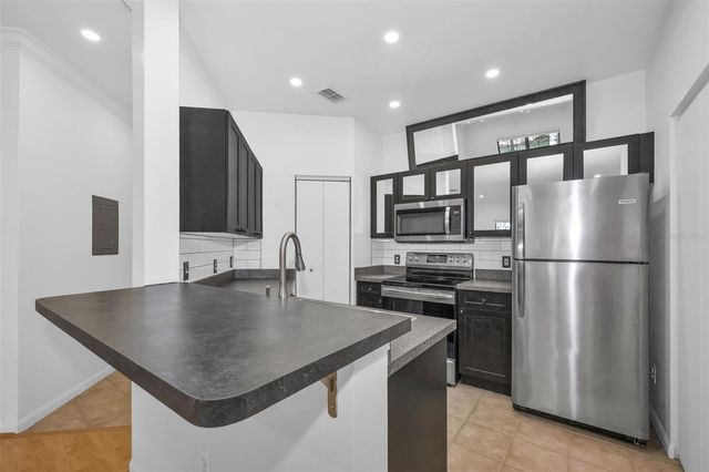 2209 PORTOFINO PLACE 5-2517, Palm Harbor, FL 34683