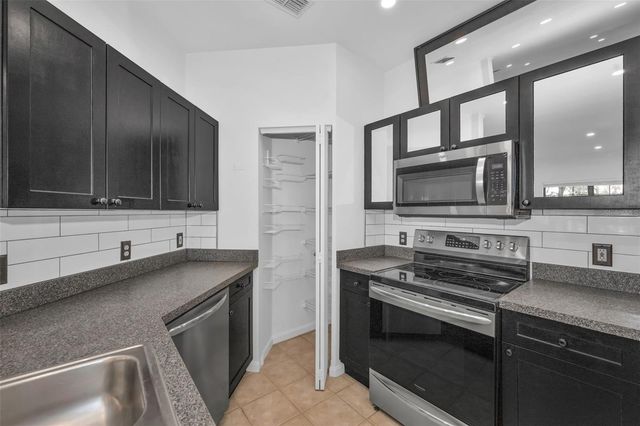 2209 PORTOFINO PLACE 5-2517, Palm Harbor, FL 34683