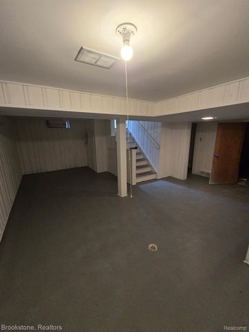 20510 Gilchrist Street, Detroit, MI 48235
