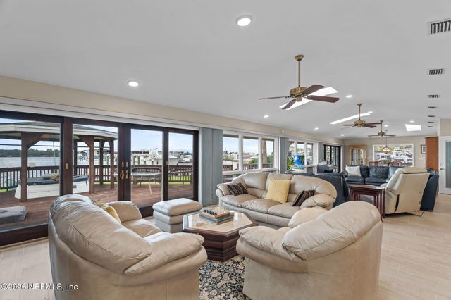 1105 FISHERMANS Way, Fleming Island, FL 32003