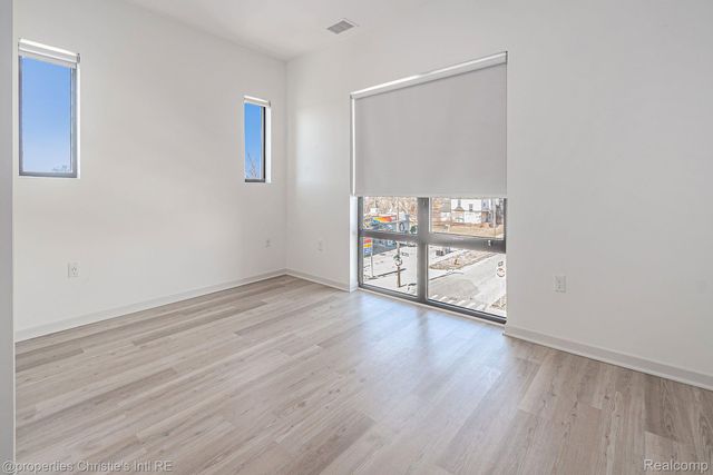 7410 KERCHEVAL Street 212, Detroit, MI 48214