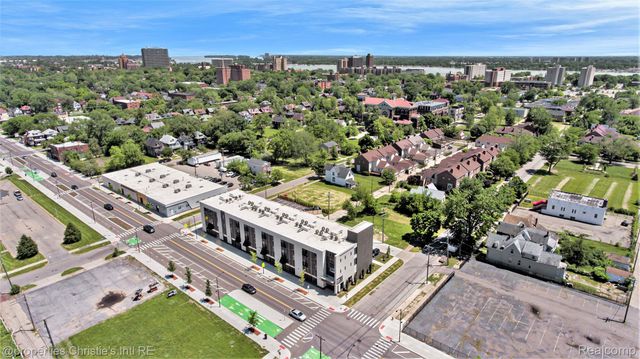 7410 KERCHEVAL Street 212, Detroit, MI 48214
