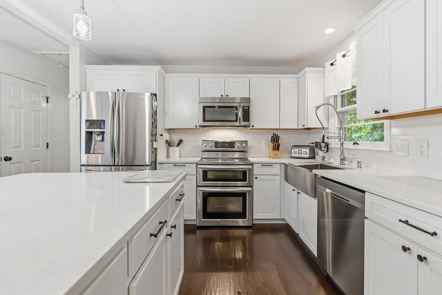 3885 Gladman Way, Lexington, KY 40514