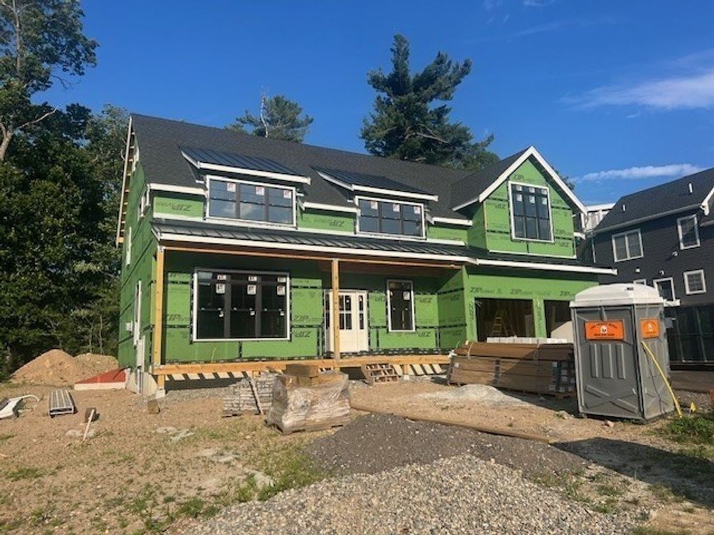 10 Colantoni Drive, Danvers, MA 01923