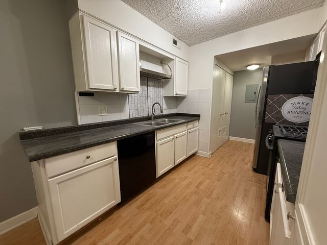 259 Stoneybrook Lane 2B, Bloomingdale, IL 60108