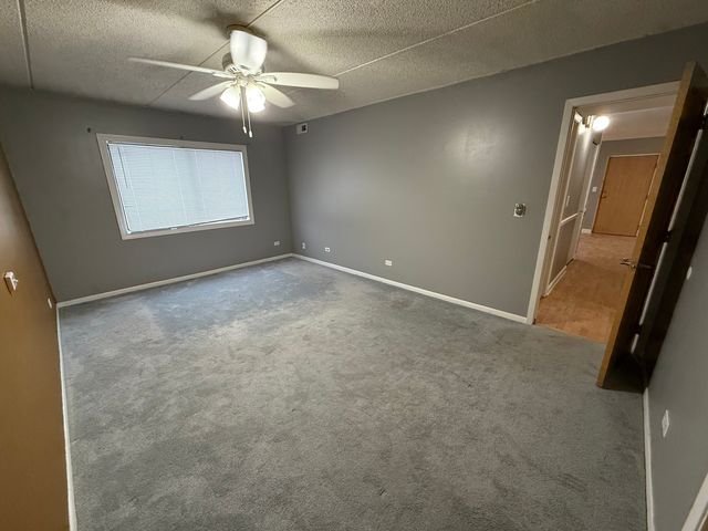 259 Stoneybrook Lane 2B, Bloomingdale, IL 60108