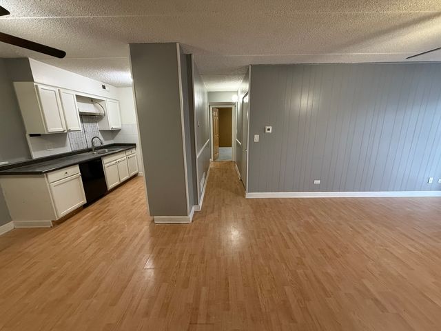 259 Stoneybrook Lane 2B, Bloomingdale, IL 60108