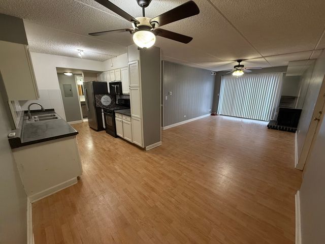 259 Stoneybrook Lane 2B, Bloomingdale, IL 60108