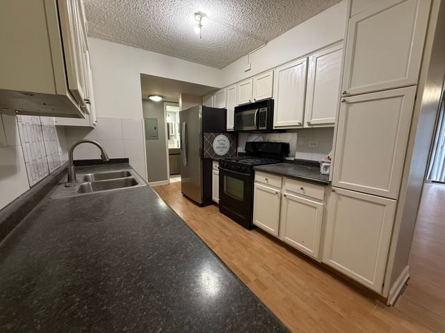 259 Stoneybrook Lane 2B, Bloomingdale, IL 60108