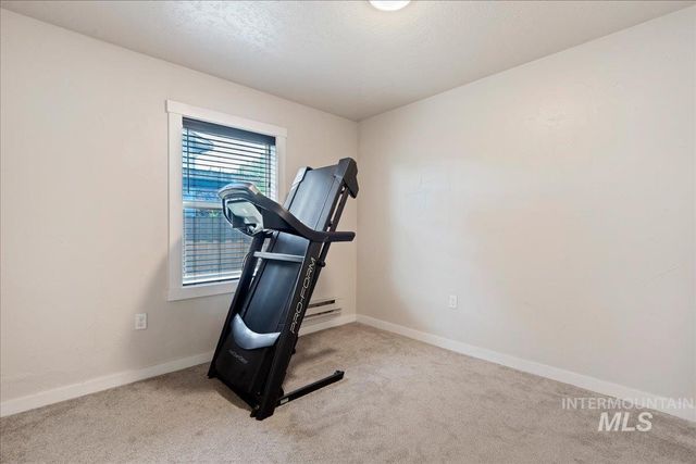 820 E Elgin St, Caldwell, ID 83605