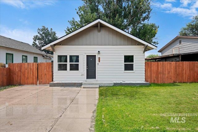 820 E Elgin St, Caldwell, ID 83605