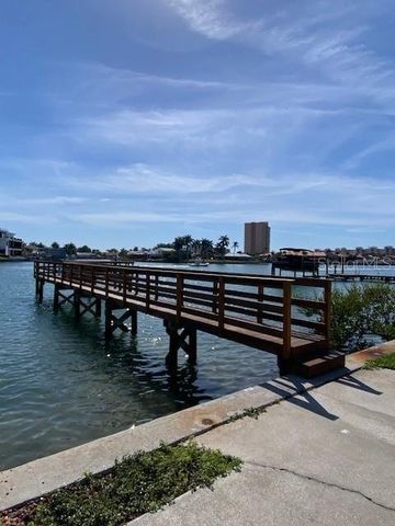 17B FRANKLIN COURT S, St Petersburg, FL 33711