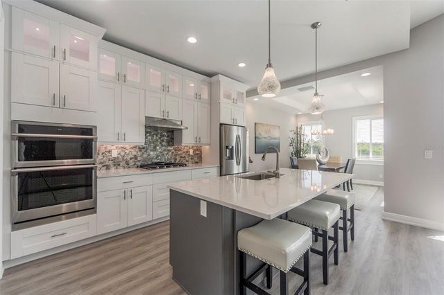 17B FRANKLIN COURT S, St Petersburg, FL 33711
