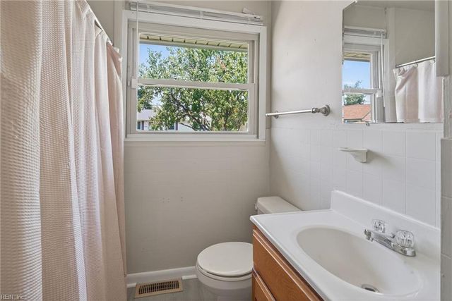 3321 Candlewood DR, Hampton, VA 23666