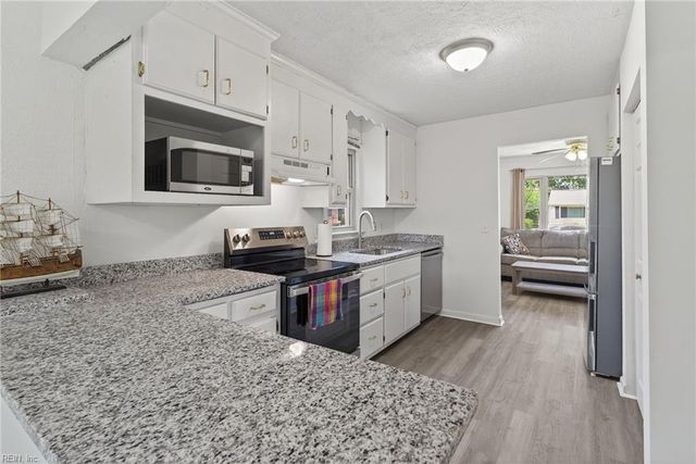 3321 Candlewood DR, Hampton, VA 23666