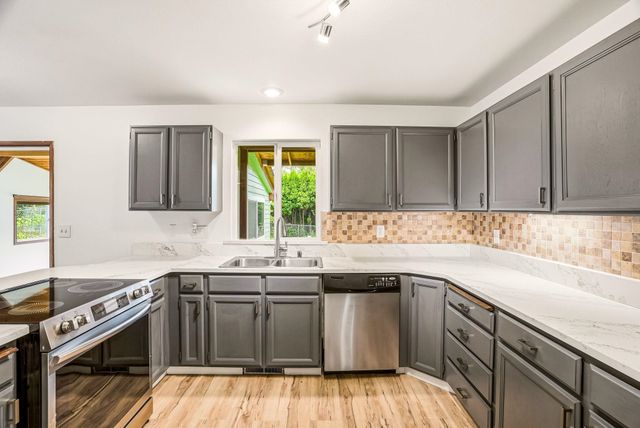 1822 E 33RD Ave, Spokane, WA 99203