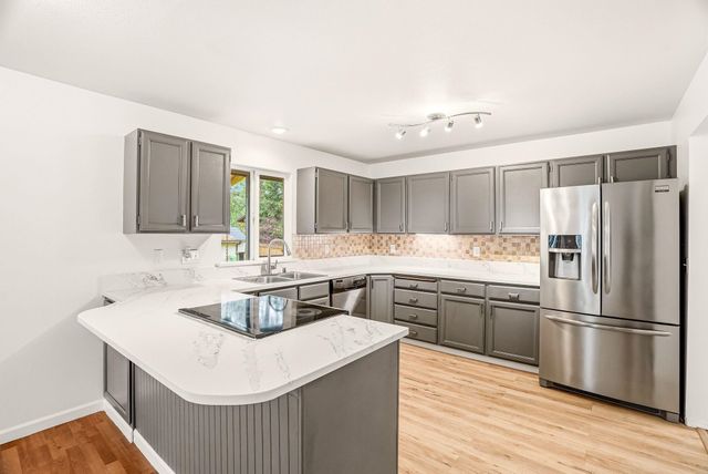 1822 E 33RD Ave, Spokane, WA 99203