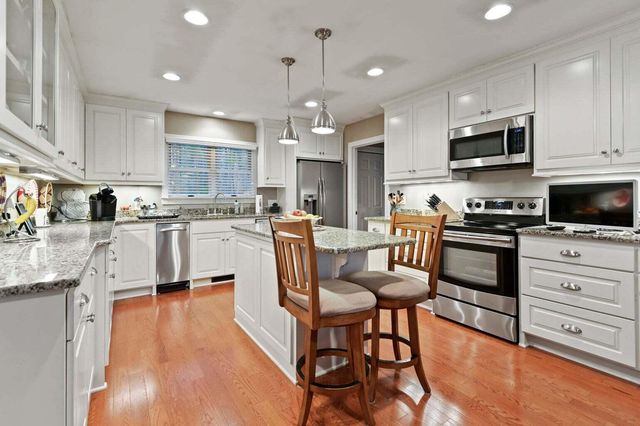 302 Summerset Lane, Summerville, SC 29483