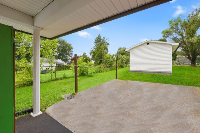 153 S Madison Avenue, Irvine, KY 40336