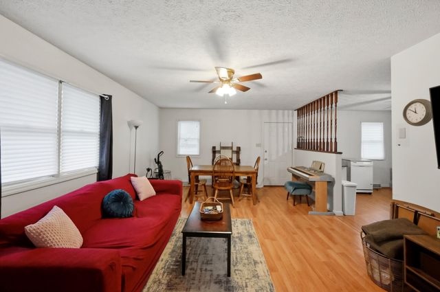 153 S Madison Avenue, Irvine, KY 40336