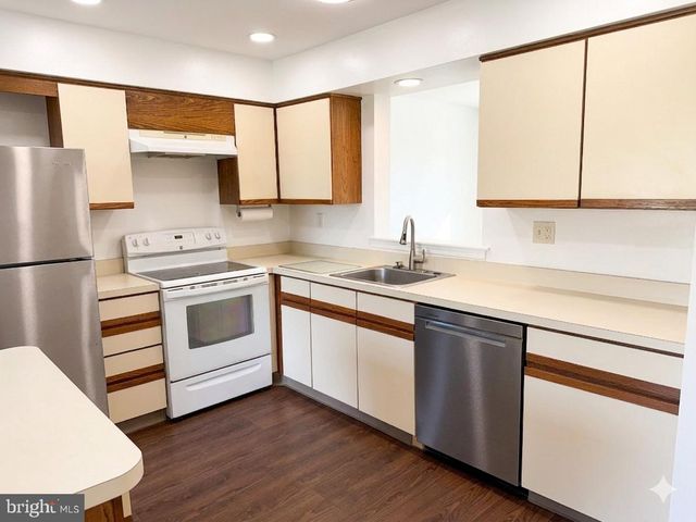 118 CAERNARVON CT, Exton, PA 19341