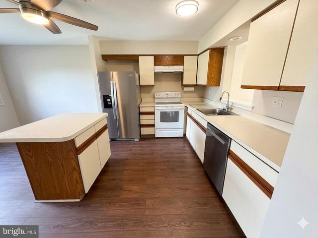 118 CAERNARVON CT, Exton, PA 19341