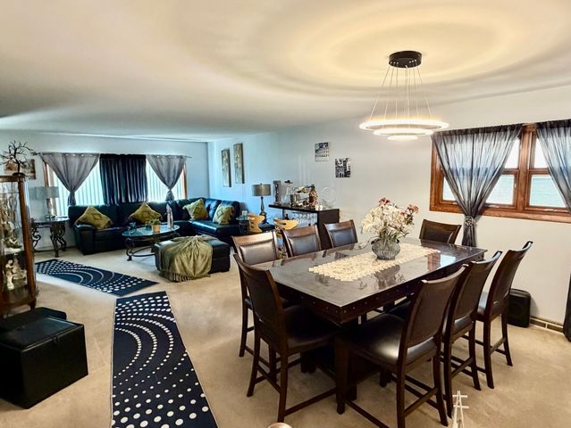 1895 Birch Street, Des Plaines, IL 60018