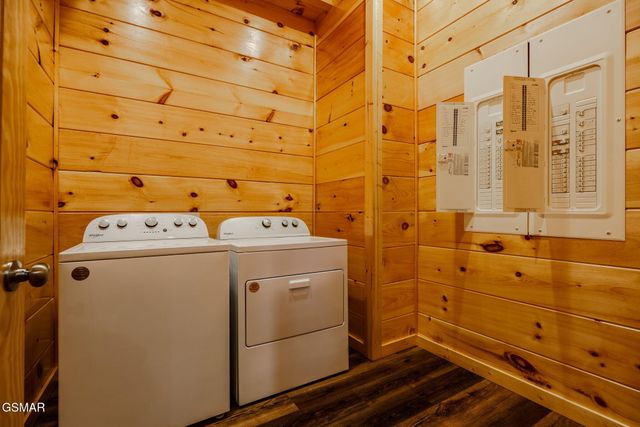 825 String Run Way Street, Pigeon Forge, TN 37863