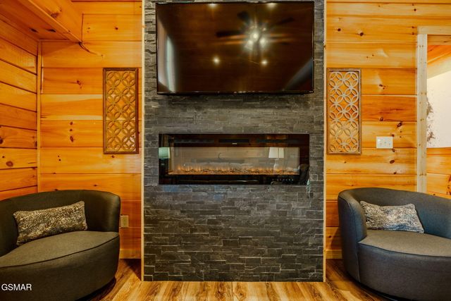 825 String Run Way Street, Pigeon Forge, TN 37863