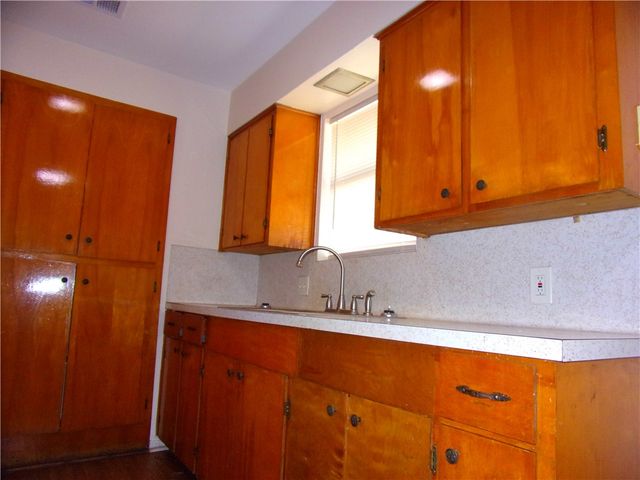 3028 Sunnybrook, Corpus Christi, TX 78415
