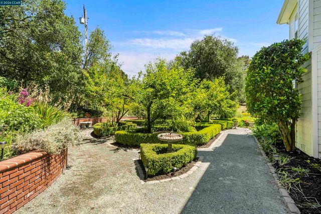 177 Oak Road, Alamo, CA 94507