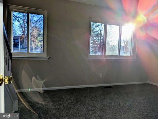 305 PADDOCK DR, Chesterbrook, PA 19087