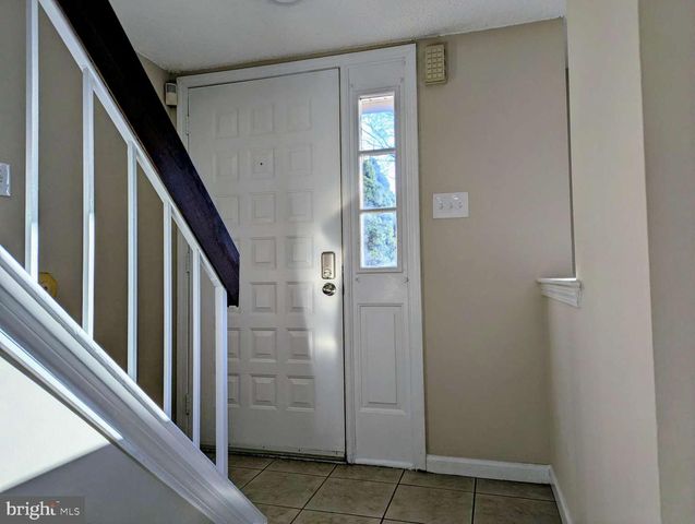 305 PADDOCK DR, Chesterbrook, PA 19087