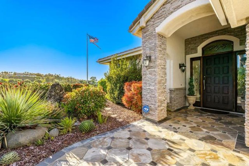 28623 Willow Park, Escondido, CA 92026