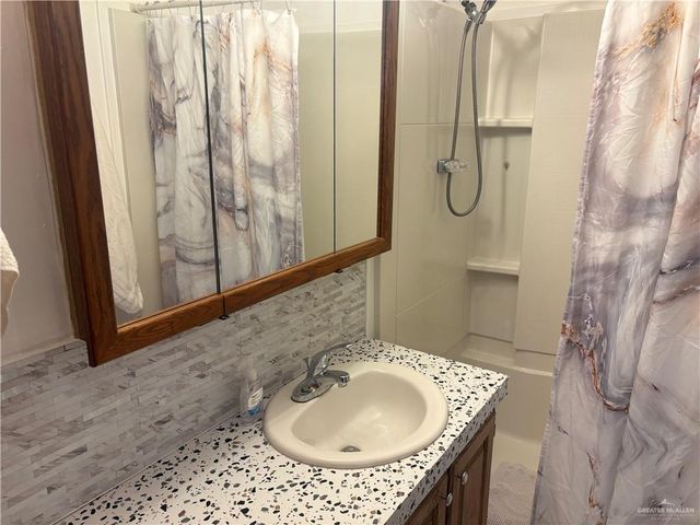 417 Belinda Drive, Alamo, TX 78516