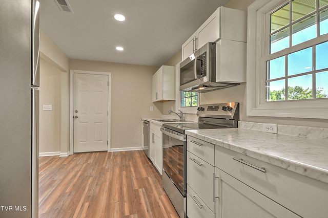 1032 North Wilcox Drive, Kingsport, TN 37660