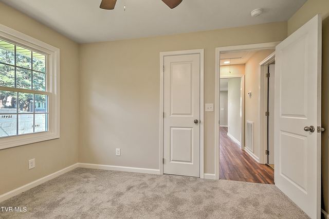 1032 North Wilcox Drive, Kingsport, TN 37660