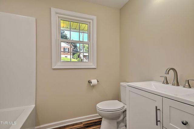 1032 North Wilcox Drive, Kingsport, TN 37660