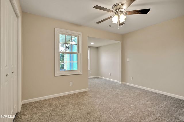 1032 North Wilcox Drive, Kingsport, TN 37660