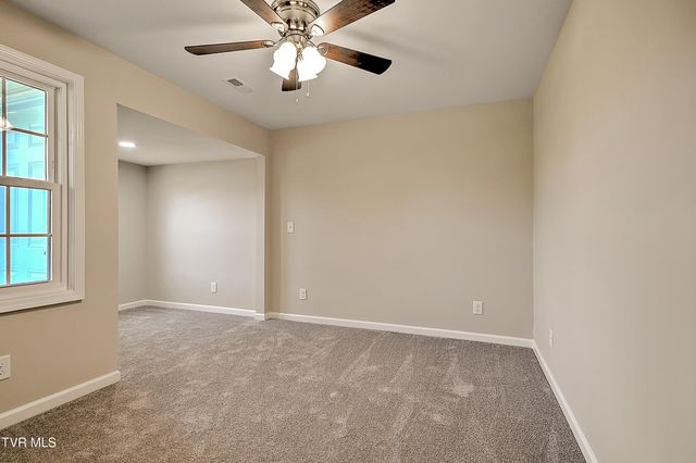 1032 North Wilcox Drive, Kingsport, TN 37660