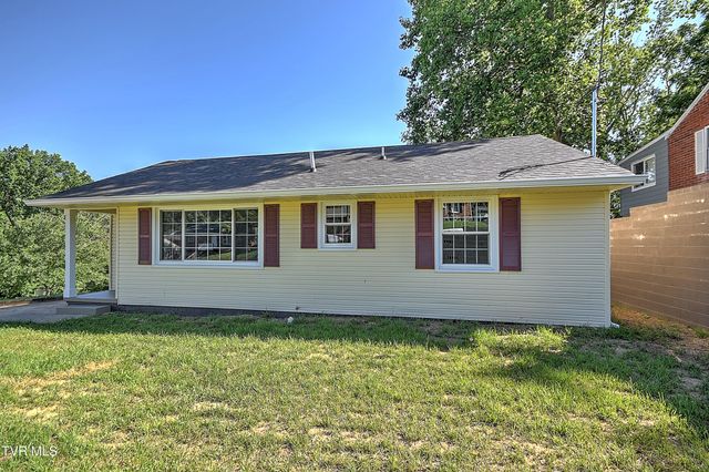 1032 North Wilcox Drive, Kingsport, TN 37660